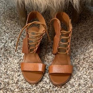 Steve Madden tan heels